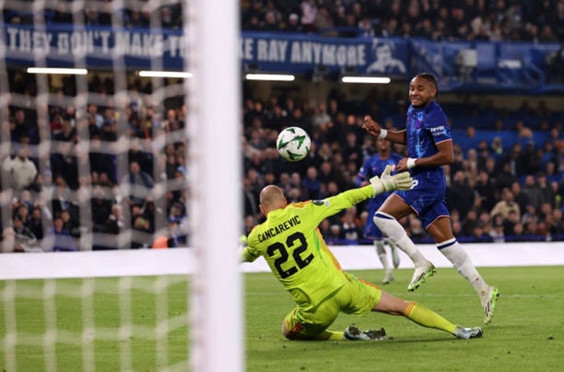 Vé Frankfurt vs Chelsea 2024: Đặt ngay trước khi hết vé!
