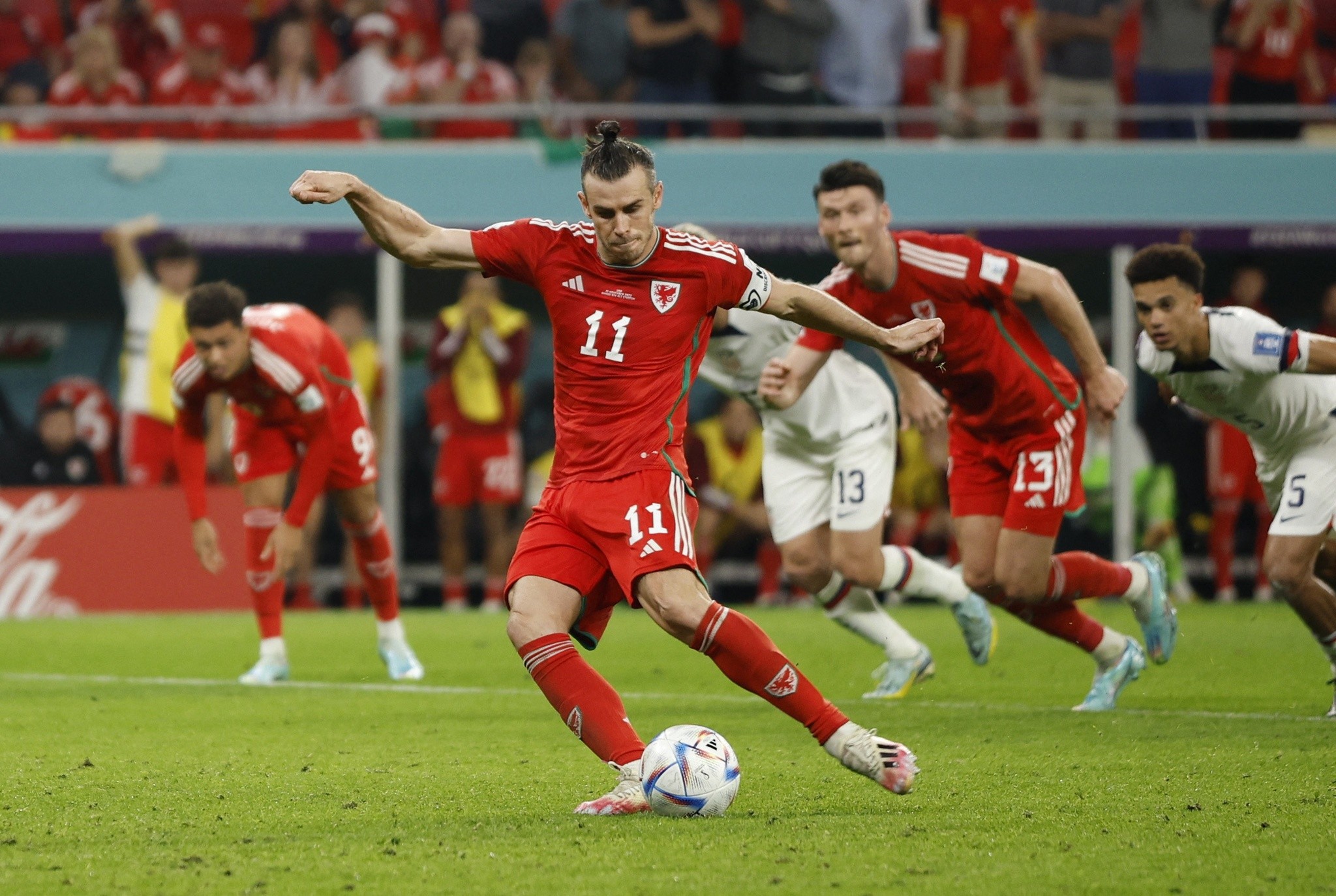 Belarus vs Xứ Wales: Xứ Wales Đại Thắng 5-1, Bale Chói Sáng Trận Thứ 100