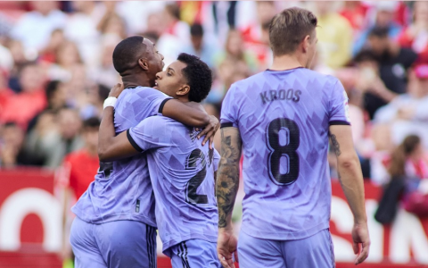 Ajax vs Sevilla: Nhận định chuyên gia, dự đoán tỷ số và kèo cá cược