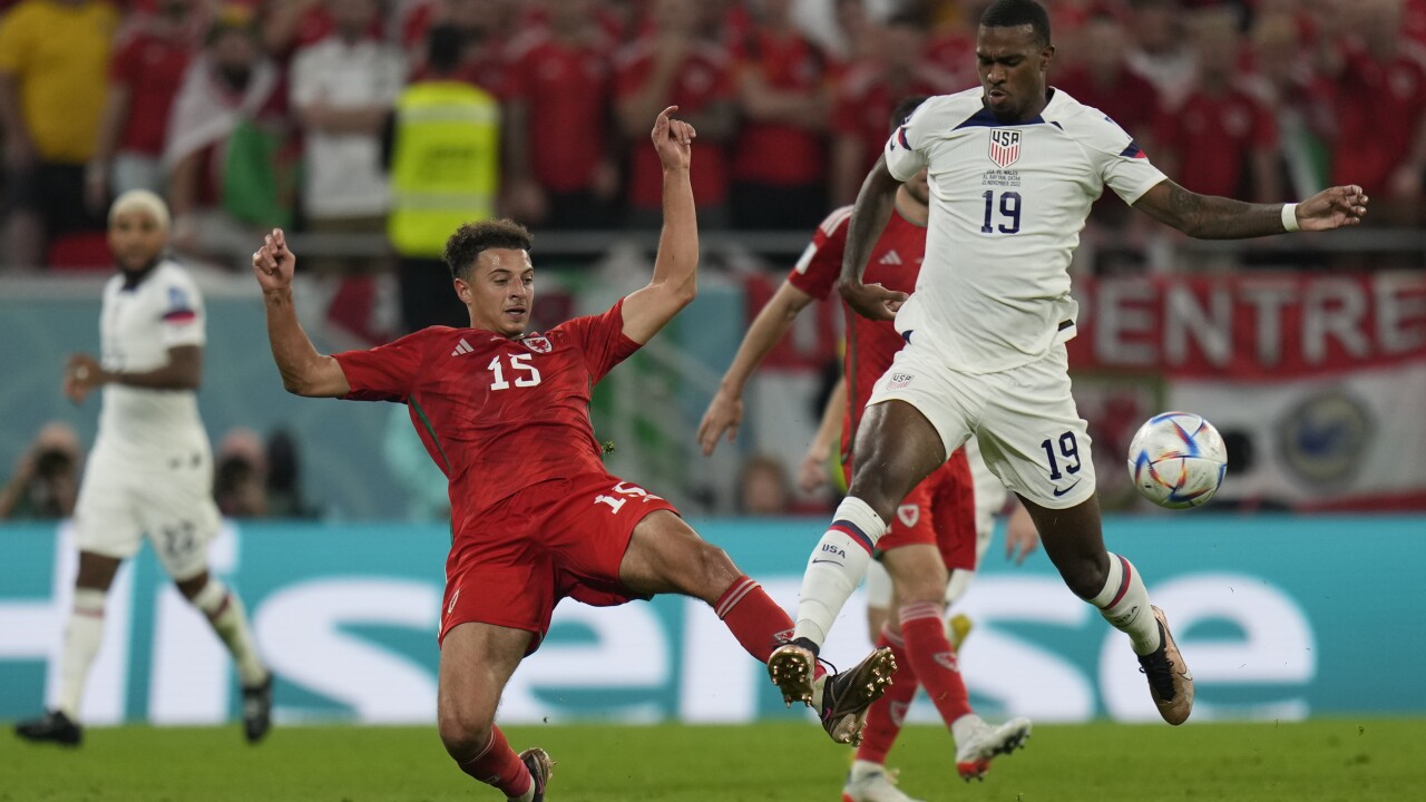 Thắng lớn với kèo Xứ Wales vs Iran: Bí kíp soi kèo từ cao thủ!