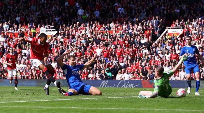 Xem lại Anthony Martial vs Everton: Các tình huống đáng chú ý nhất trận.