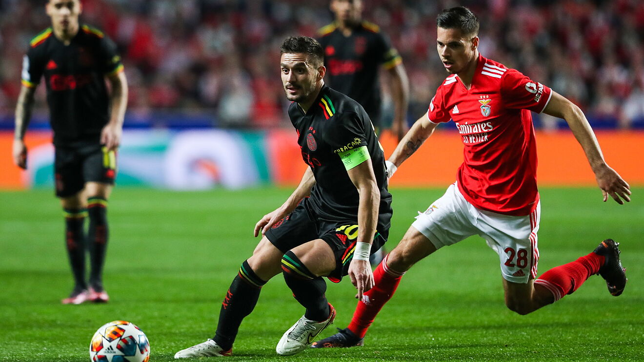 Phân tích kèo nhà cái Benfica vs Ajax: Mẹo cược giúp bạn thắng lớn.